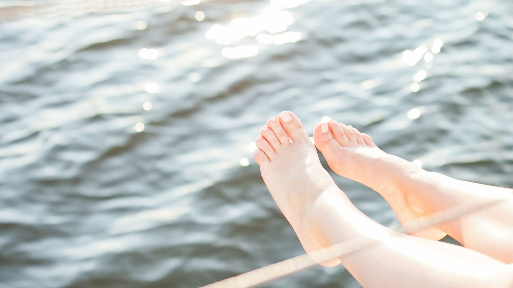 HOW TO REMOVE DEAD SKIN CELLS FROM YOUR FEET IN MINUTES
